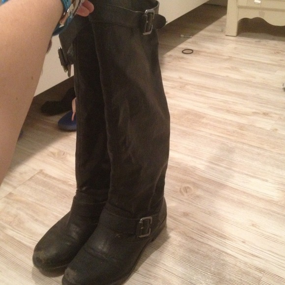 Cute knee high boots!