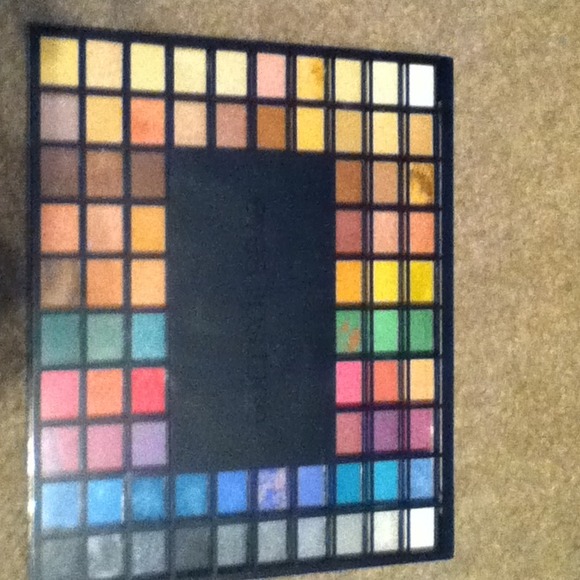 100 color eye shadow pallet - Picture 1 of 2
