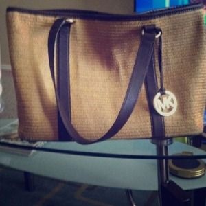 Michael kors bag. MAKE AN OFFER.  AUTHENTIC