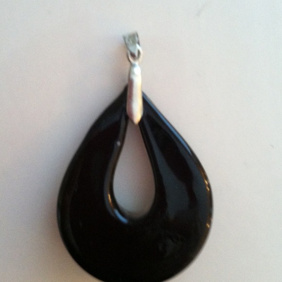 🎉🎉SOLD SOLD🎉🍁Vintage shiny glass pendant 🍁 - Picture 3 of 3