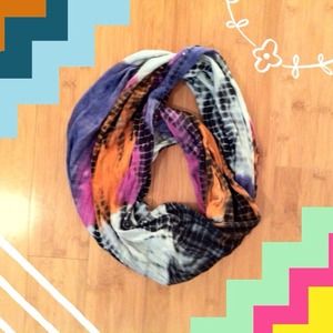 Tie-dye loop scarf