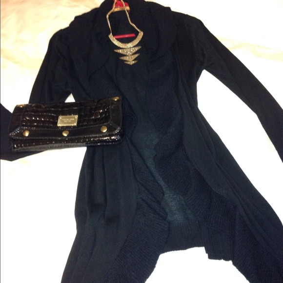 🎉3x HOST PICK 🎉 - Picture 2 of 2