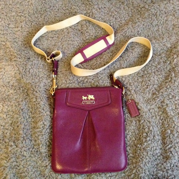 ❌SOLD❌Purple leather Coach crossbody purse