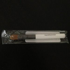 bare minerals concealer brush