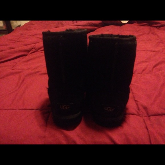 Uggs - Picture 2 of 4