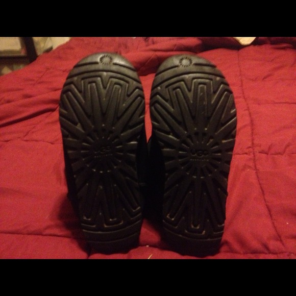 Uggs - Picture 3 of 4