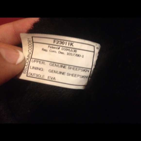 Uggs - Picture 4 of 4