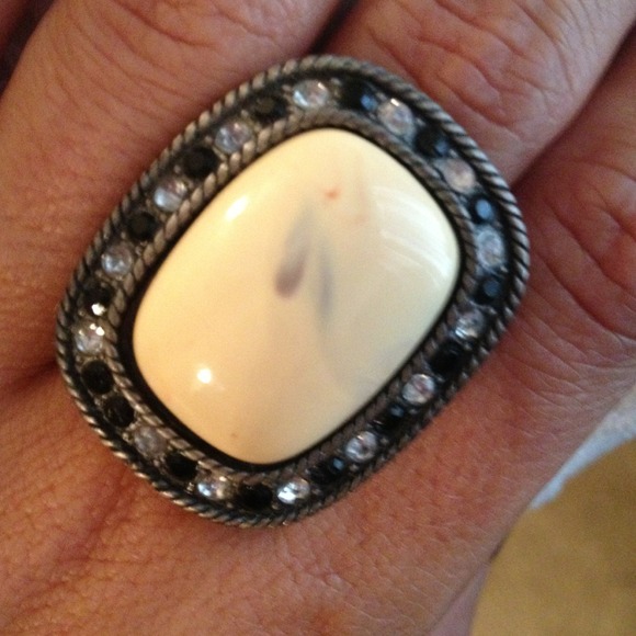 Ring - Picture 2 of 2