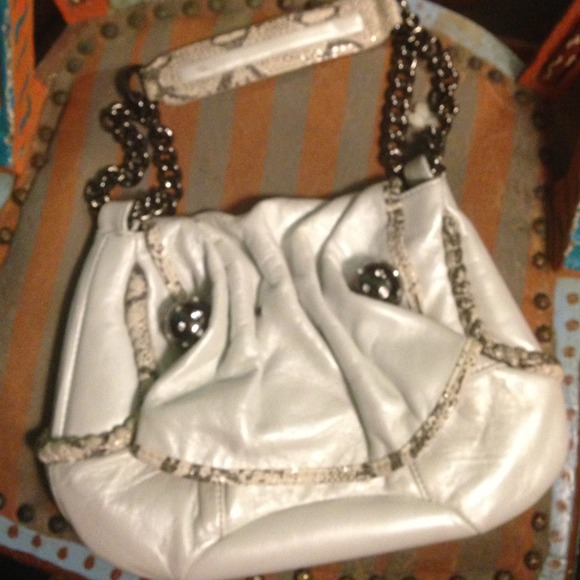 Handbag - Picture 2 of 4