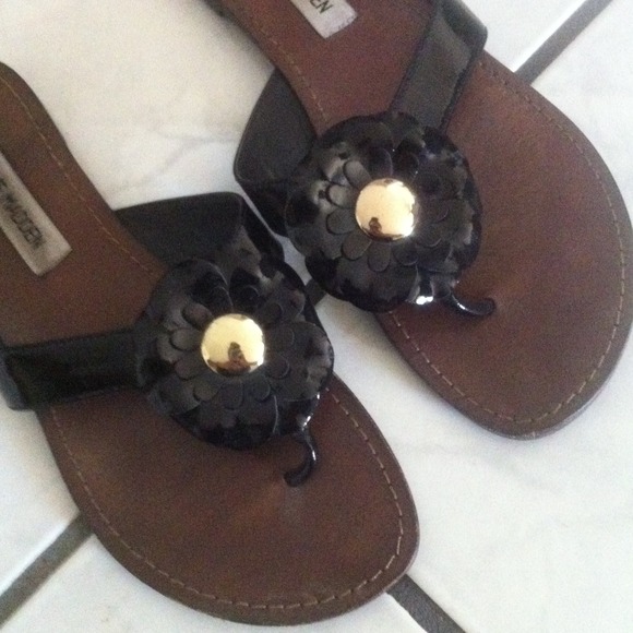 Sandals - Picture 2 of 3