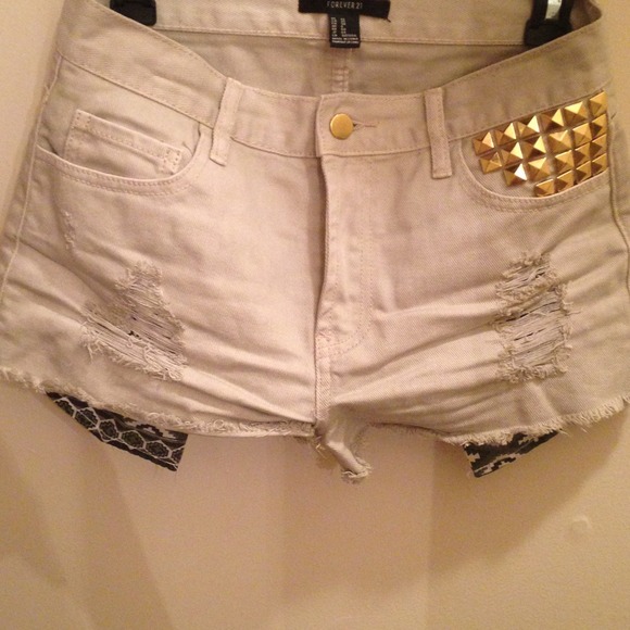 Size 25 Studded w/ Aztec Print Pockets