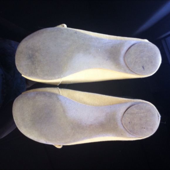SOLD 🚫 yellow canvas "segment" flats - Picture 4 of 4