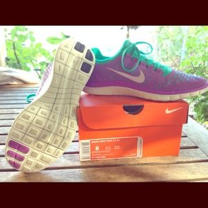 Women's Nike Free 3.0 V4 running shoes
