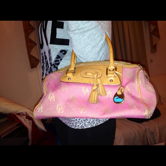 Authentic Dooney&Bourke Handbag! - Picture 2 of 4