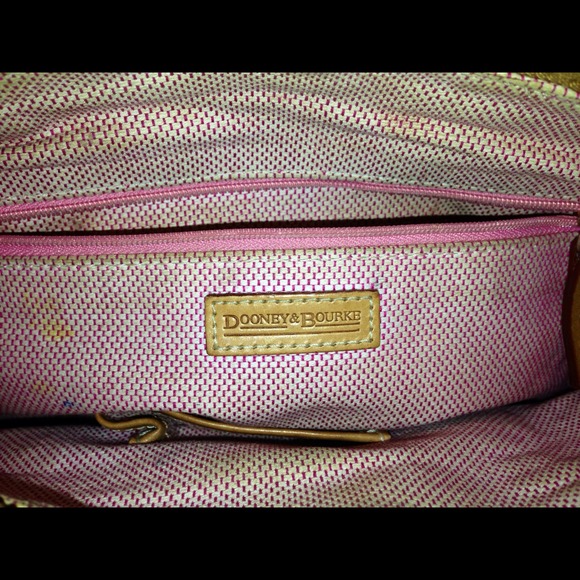 Authentic Dooney&Bourke Handbag! - Picture 3 of 4