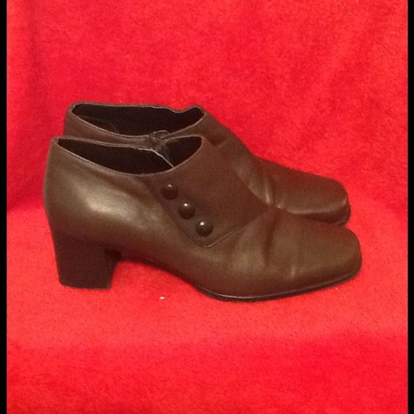 Laura Scott ankle shoes