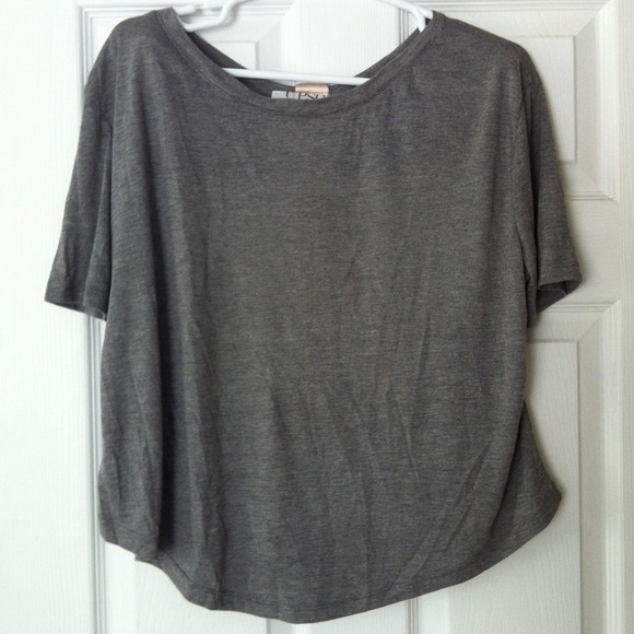 Open back tee - Picture 2 of 3