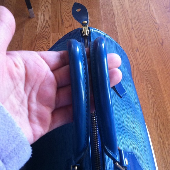 ❤SOLD Locally❤️LV blue Epi leather Speedy 30 - Picture 2 of 4
