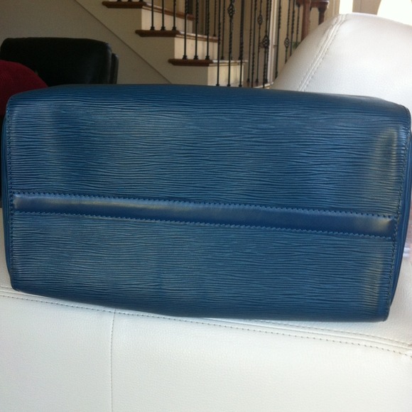 ❤SOLD Locally❤️LV blue Epi leather Speedy 30 - Picture 4 of 4