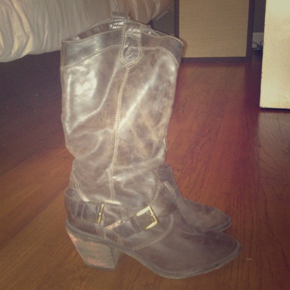 Steve Madden boot with heel