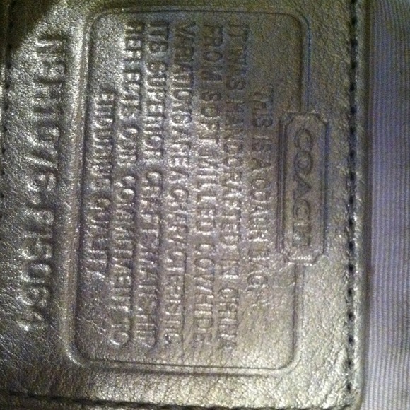 SOLD❤️❤️❤️💯 Authentic COACH purse - Picture 2 of 4