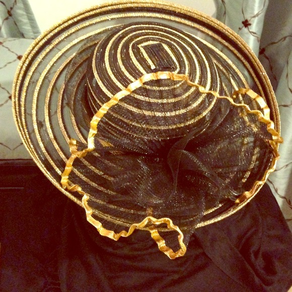Black and Gold stripped Sunday hat