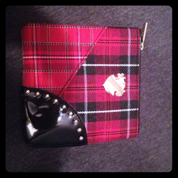 Little mini make up pouch from Mac. - Picture 1 of 2