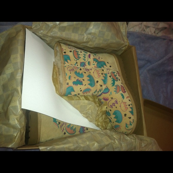 NWT UGGS LIMITED EDITION