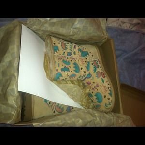 NWT UGGS LIMITED EDITION