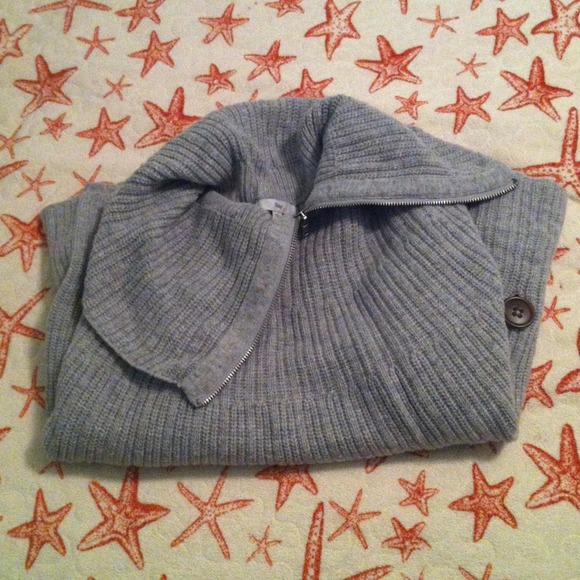 ❌❌SOLD❌❌Gap butterfly sweater cover