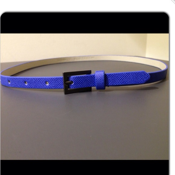 NWT. Elie Tahari blue waist belt.