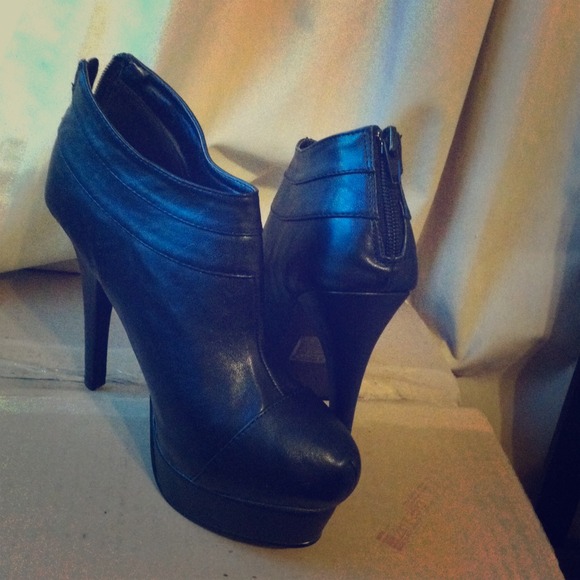 Ankle boots