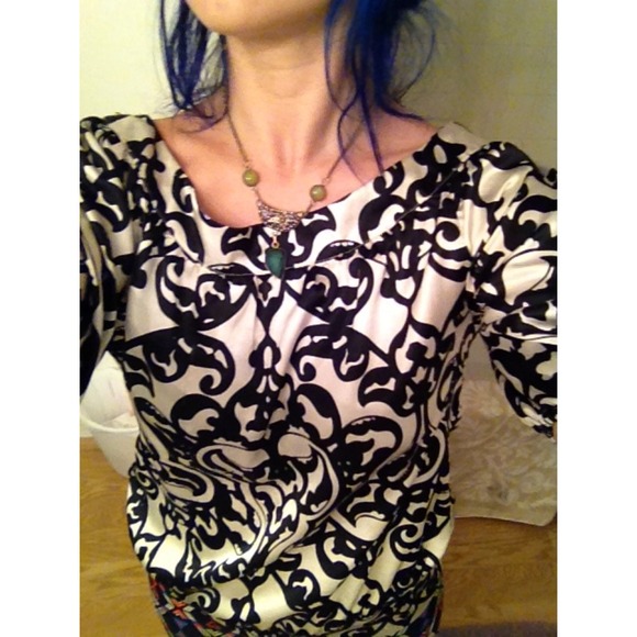 🆕 WHITE HOUSE/BLACK-MARKET BLOUSE