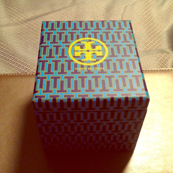 Tory Burch Note card set-24 cards. ***reduced***