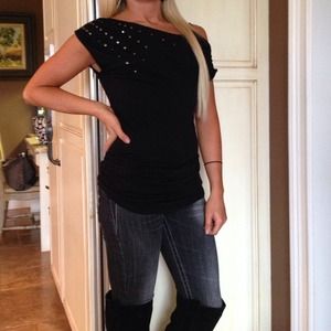 Open shoulder knit top