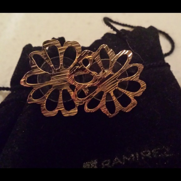 Bronze and gold earring. Hand made.
