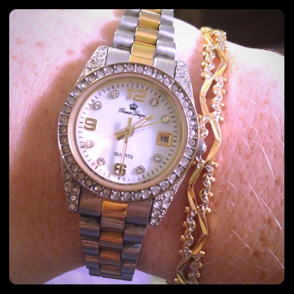 ⛔️reduced price ⛔️Premier jewelry classy watch