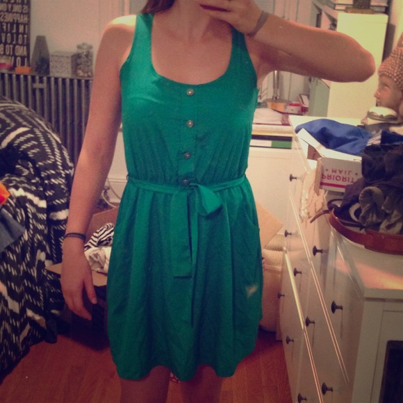 ❗️SOLD❗️Green Dress with lace cutout back.