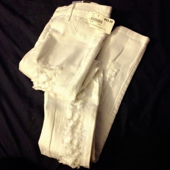 ✨High waist All White Jeans ✨ - Picture 2 of 2