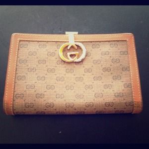 HOLD GUCCI Authentic vintage wallet