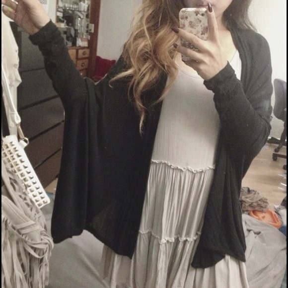 ❌📦 SOLD -- Cotton On Oversized Dolman Cardigan