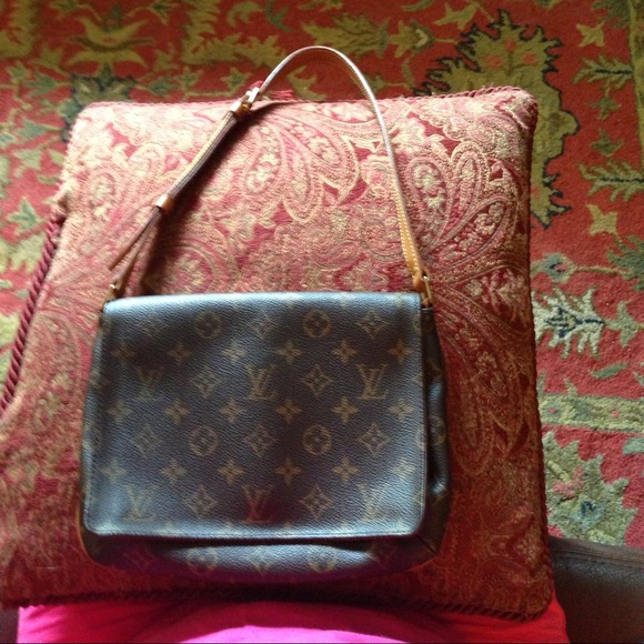 Louis Vuitton purse 100% Authentic