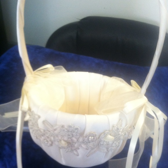 Beverly Clark flower basket