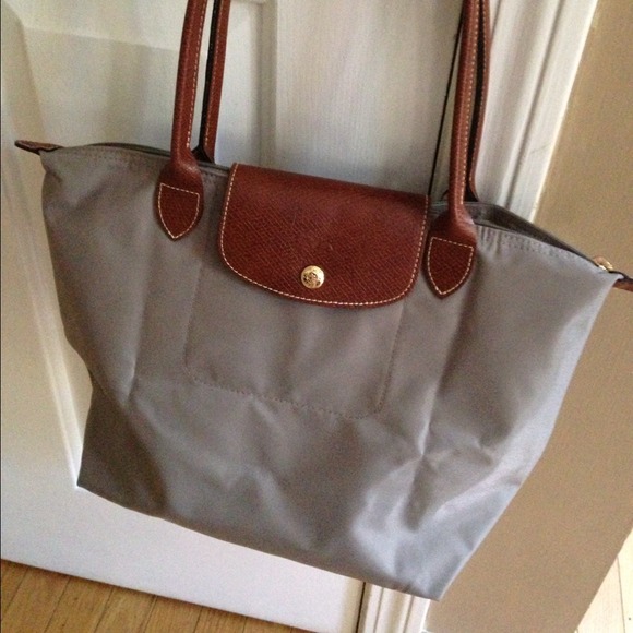Long champs Le pliage tote size medium