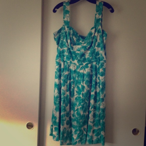 Donna Ricco green and white cocktail dress