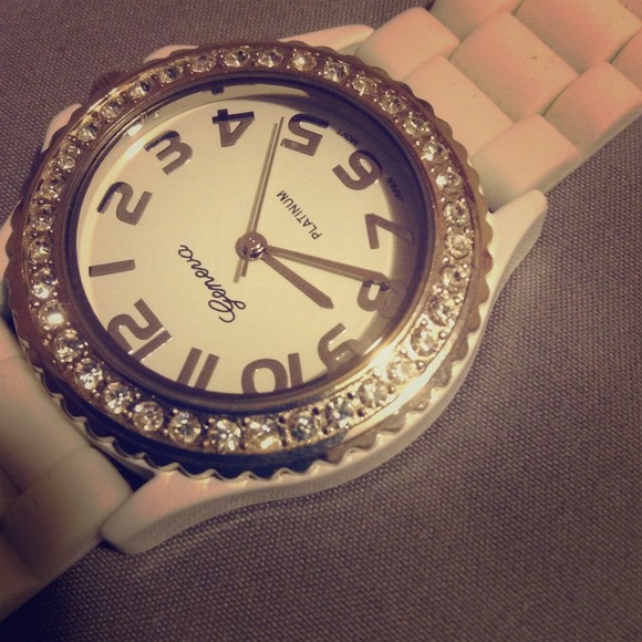 Rubber white wrist watch