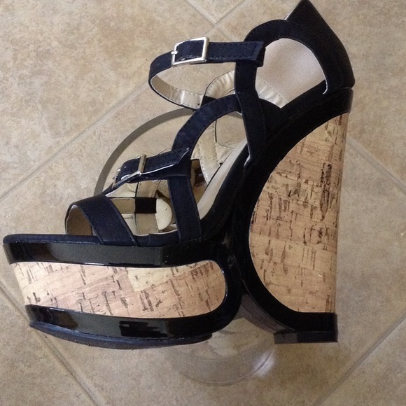 Amazing Cork Wedge - Picture 3 of 4