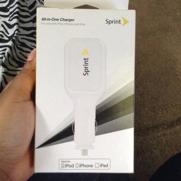 🚫Traded with @aprilnorain🚫 Iphone 4/4s charger
