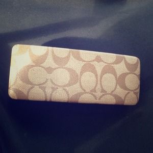 💯% authentic Coach case