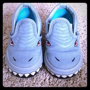 Shark slip-on vans toddler 5.5